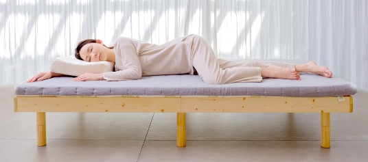マットレスと枕で、体全体をサポートし、健康な睡眠を実現。
